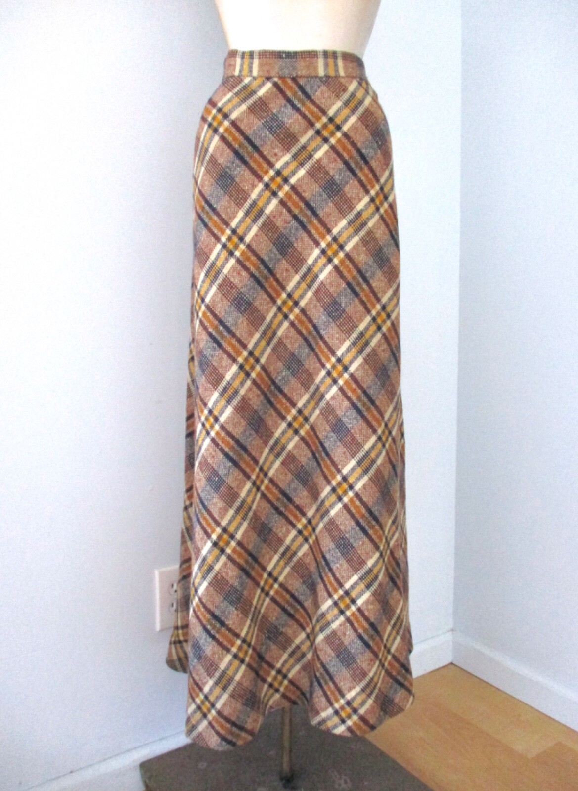 Vtg 60s 70s Mod Brown Gold Plaid Tweedy Acrylic A-Line Maxi Hostess Skirt 25 in.
