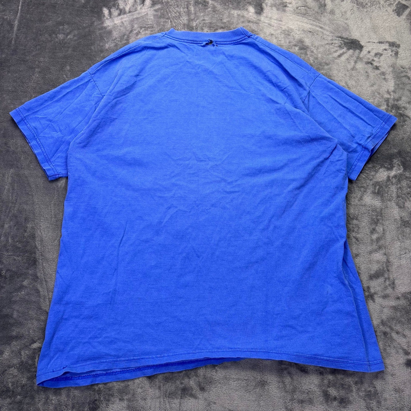 Vintage Y2K Blue Skull Graphic T Shirt Men’s XL Distressed Streetwear Tee