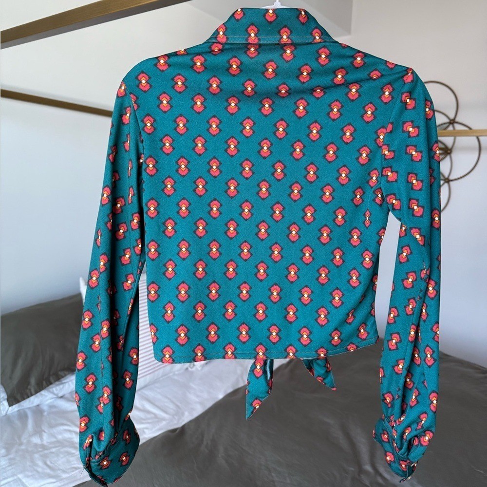 Vintage 60s 70s Geometric Print Long Sleeve Shirt Dagger Collar Tie Front