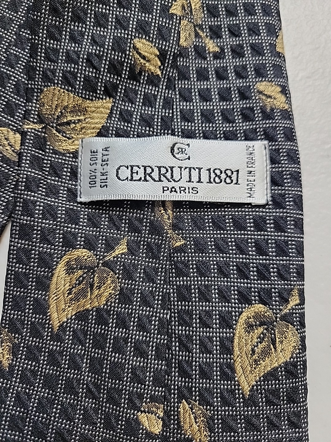 Cerruti 1881 Neck Tie Black Gold Leaf Print 100% Silk 59″ Made in France EUC