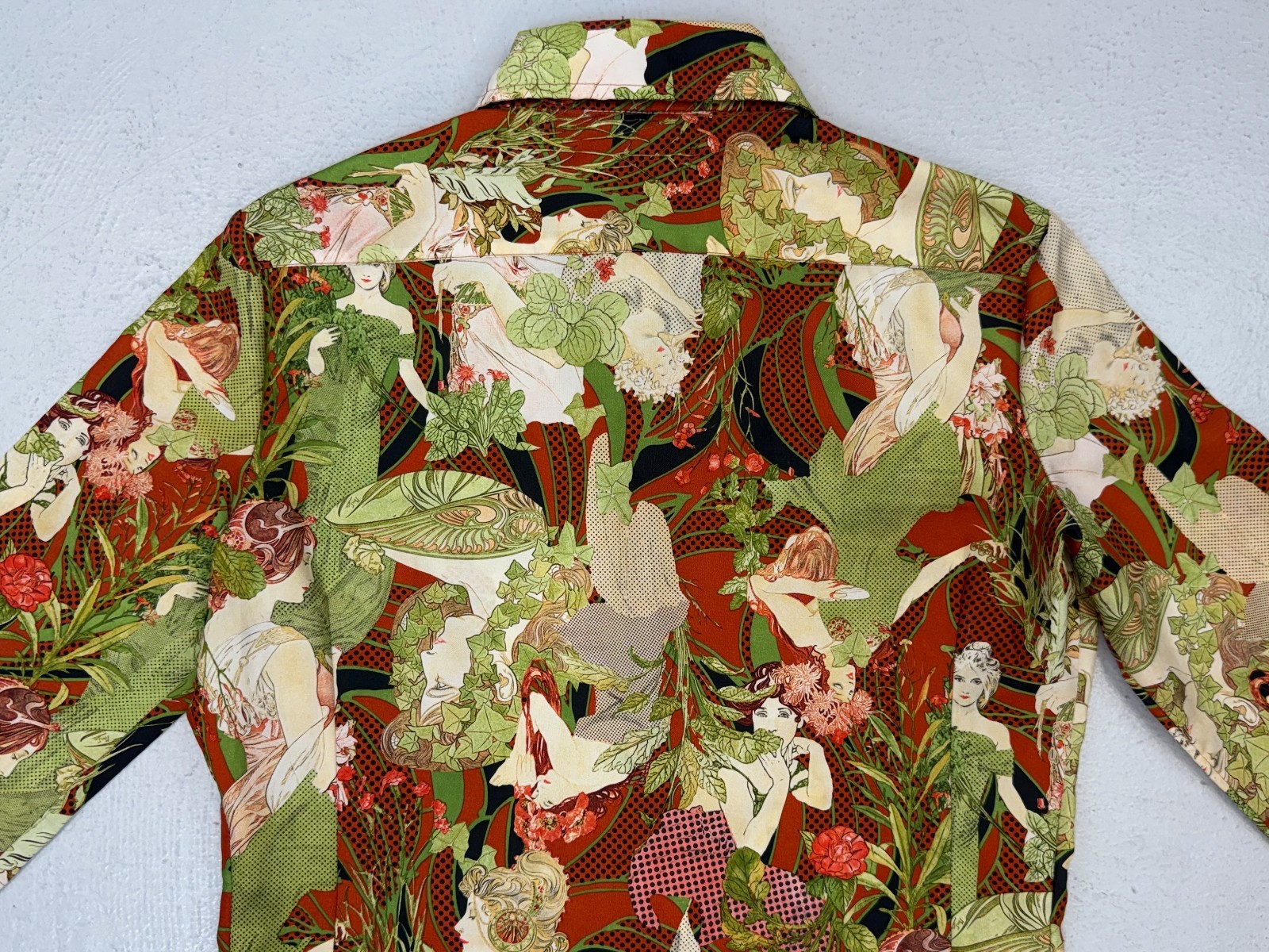 Vintage 1970s Alphonse Mucha Art Novelty Print The Gap Button Up Blouse Shirt