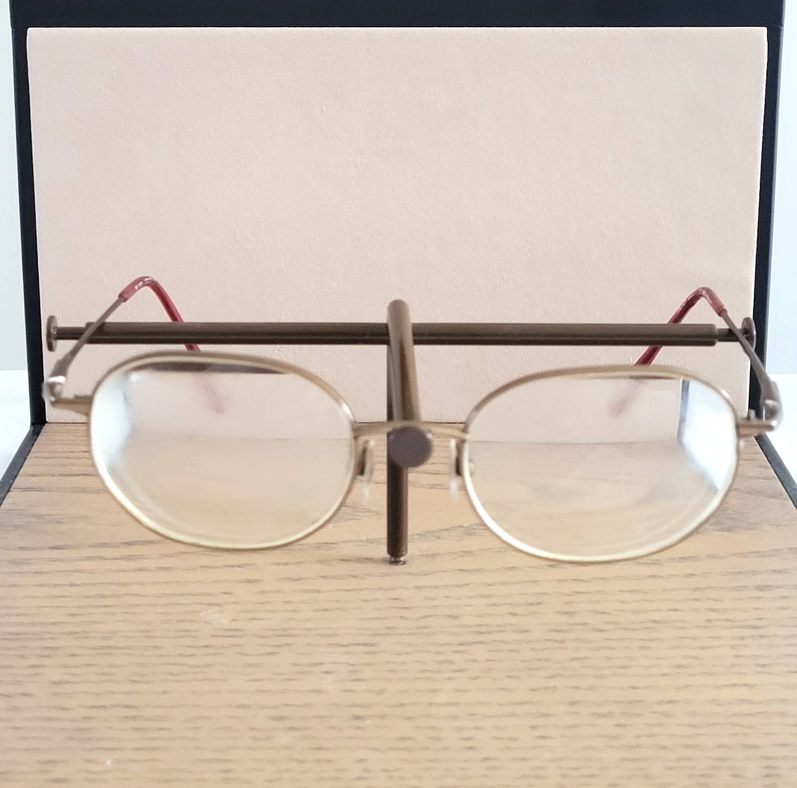 VINTAGE EYEGLASSES early 1970s OVAL Metal Unisex