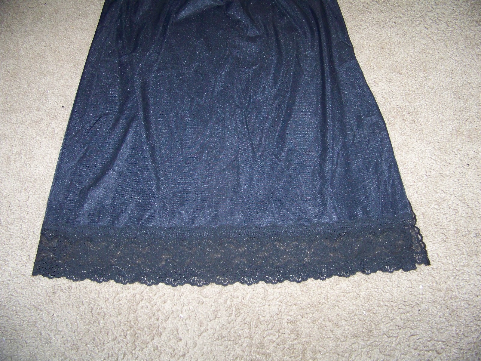 VTG BLACK HALF SLIP SZ SMALL 25″ MADE IN THE USA NYLON W/LACE #721 CLEAN NICE!