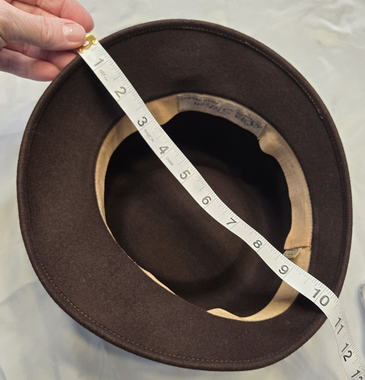 Vtg Stetson Fifth Avenue Womens Cloche Hat 22.5 Brown Wool Felt Ribbon Luxury