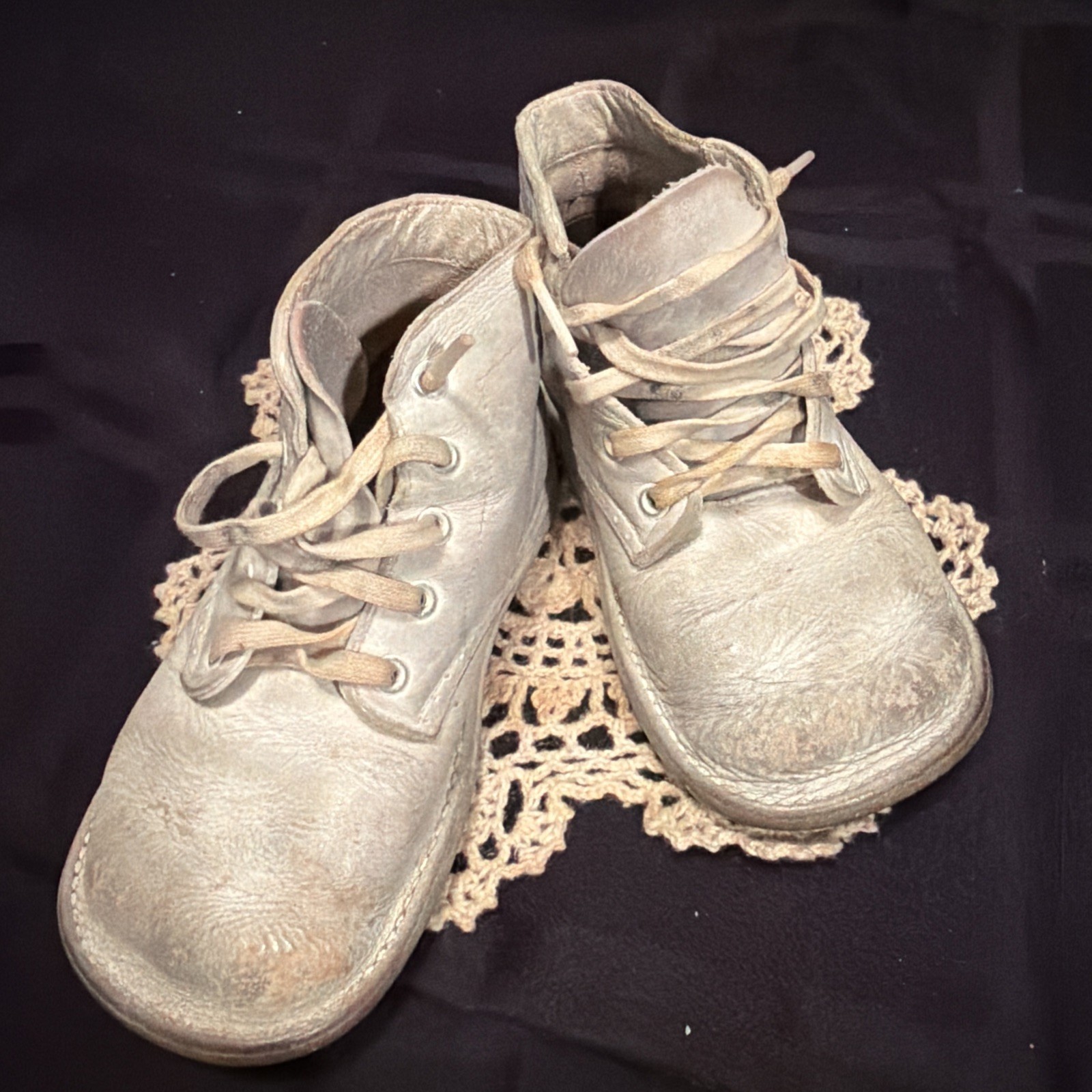 1940’s Pair Of Baby Shoes Leather Vintage Antique Unisex Toddler Infant