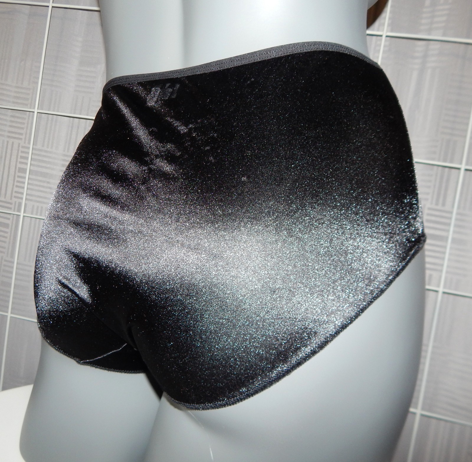 Vintage Hanes Black Second Skin Satin Silky Shiny Hi-Cut Brief Size 9