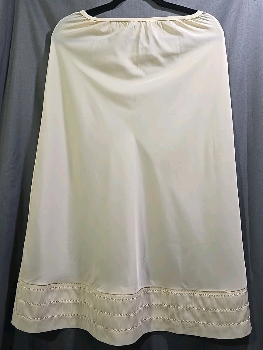 Slippery Smooth Vintage Half Slip Lady Lynne Waist 26″-32″ Length 34″ Ivory