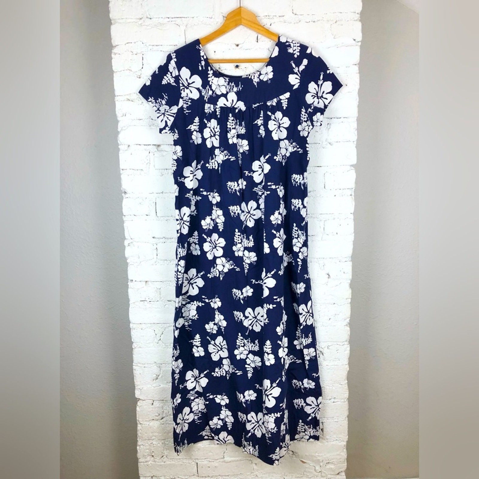 Vintage 60’s Ui-Maikai Hawaiian Hibiscus Dress