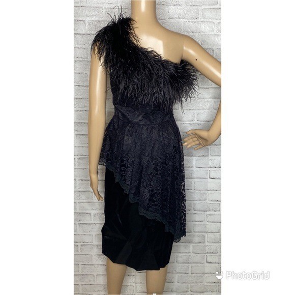 Vintage New Leaf Samir black lace feather one shoulder 80s dress 5/6 fits XS