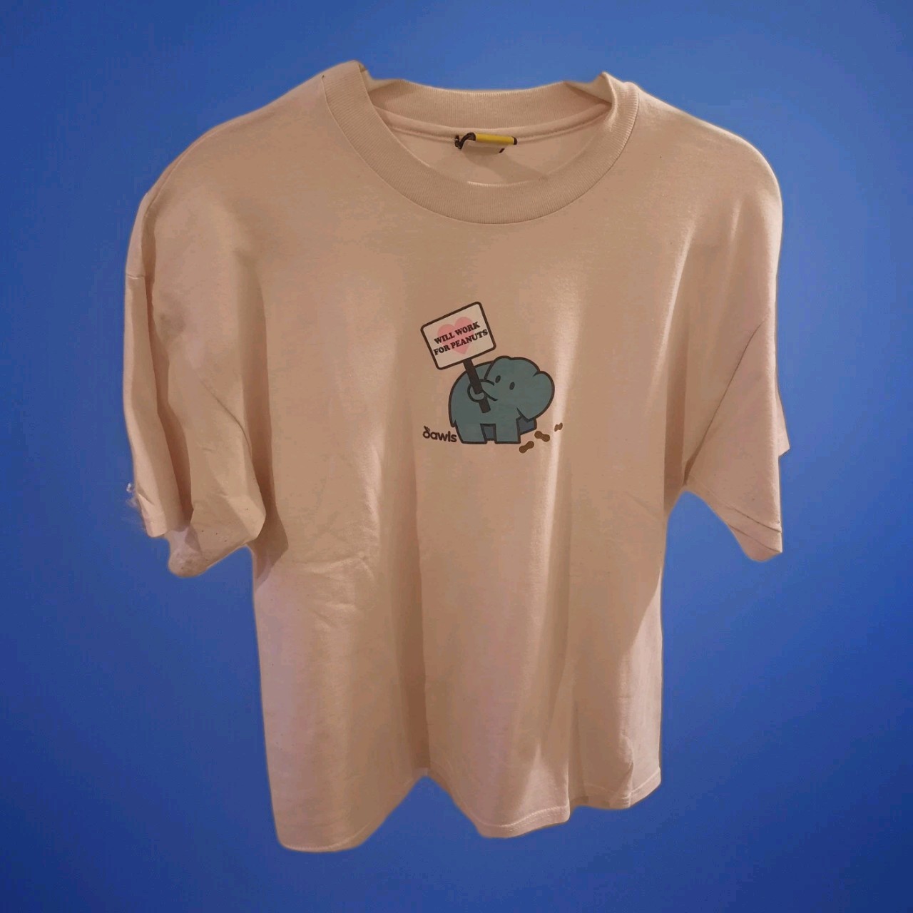 Vintage 90s Dawls T-shirt – Elephant And Peanuts – 19 Inches Across