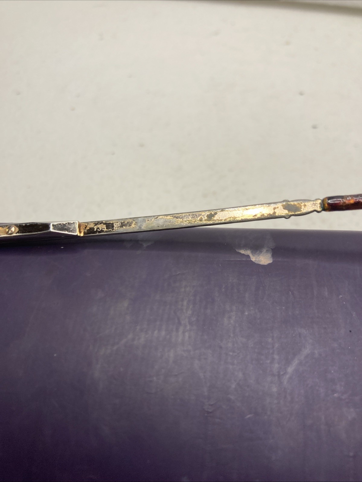 FOR PARTS ONLY!!!! Vintage-style metal eyeglasses.