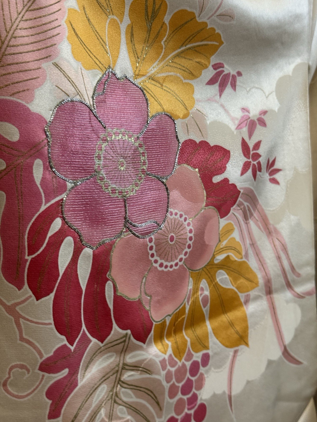 Vintage Handmade Womens Beige Embroidered Silk Floral Kimono Robe Pink & Yellow,