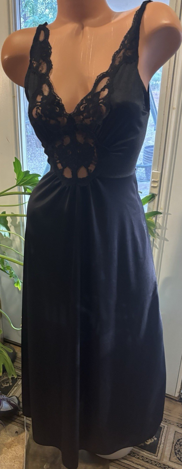VTg FULL Sweep Lace Top BLACK Nylon Nightgown Negligee olga esque