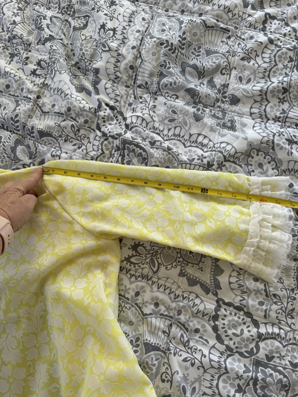 Vintage Saks Fifth Avenue Floral Lace Dressing Gown Robe France XS Yellow Long