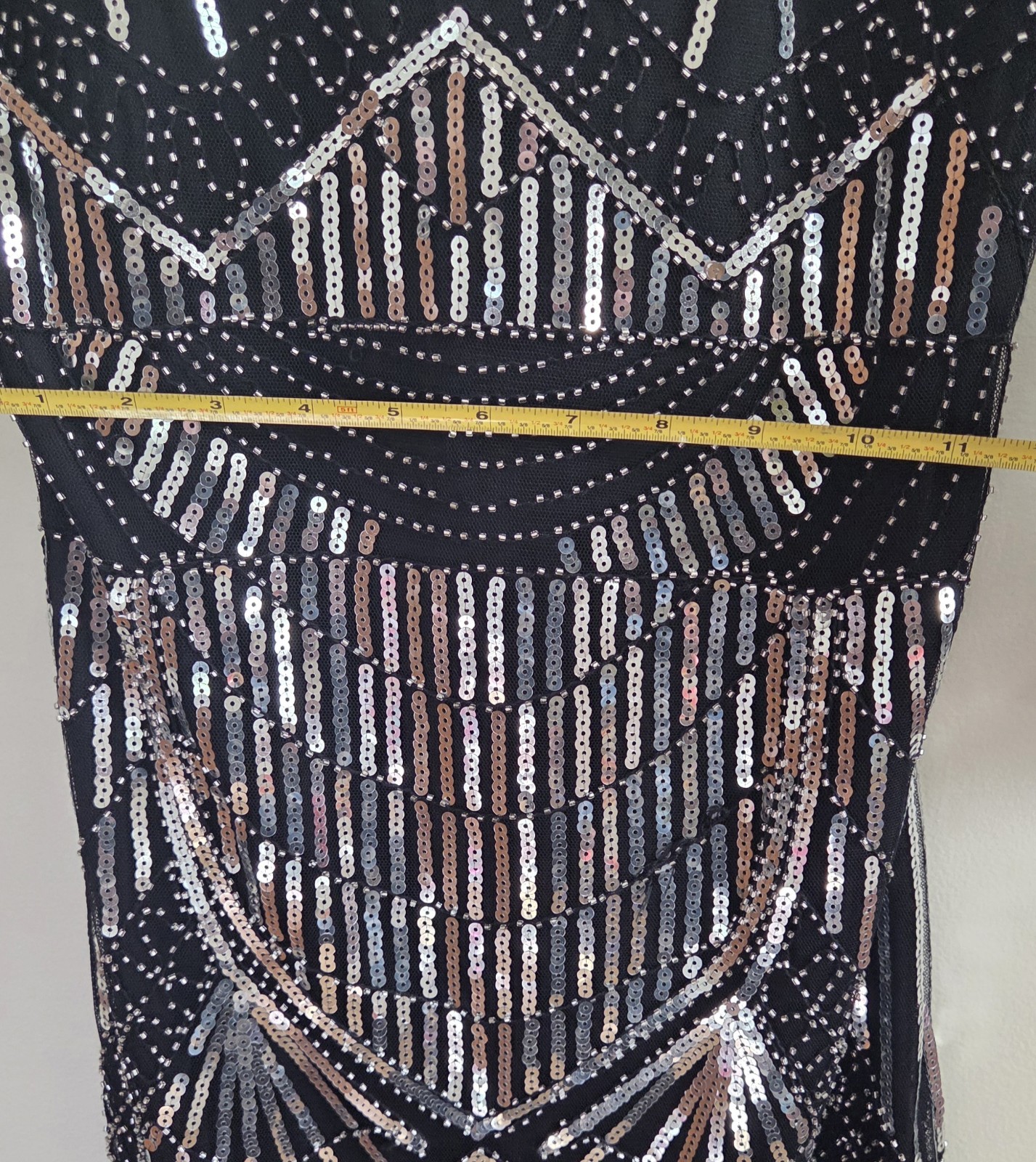 Vintage-style S-4 1920s-Inspired Black And Silver Sequin Fringed Flapper Dress