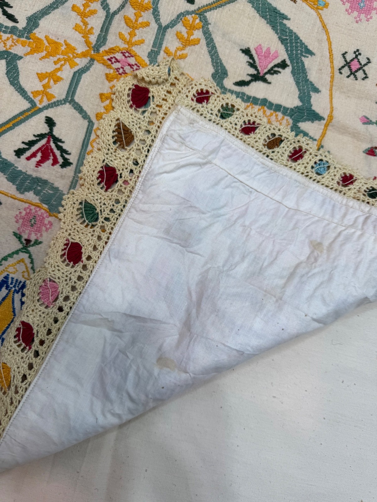 Vintage Beautiful Hand Silk Embroidered Head Cape 71×64 Cm