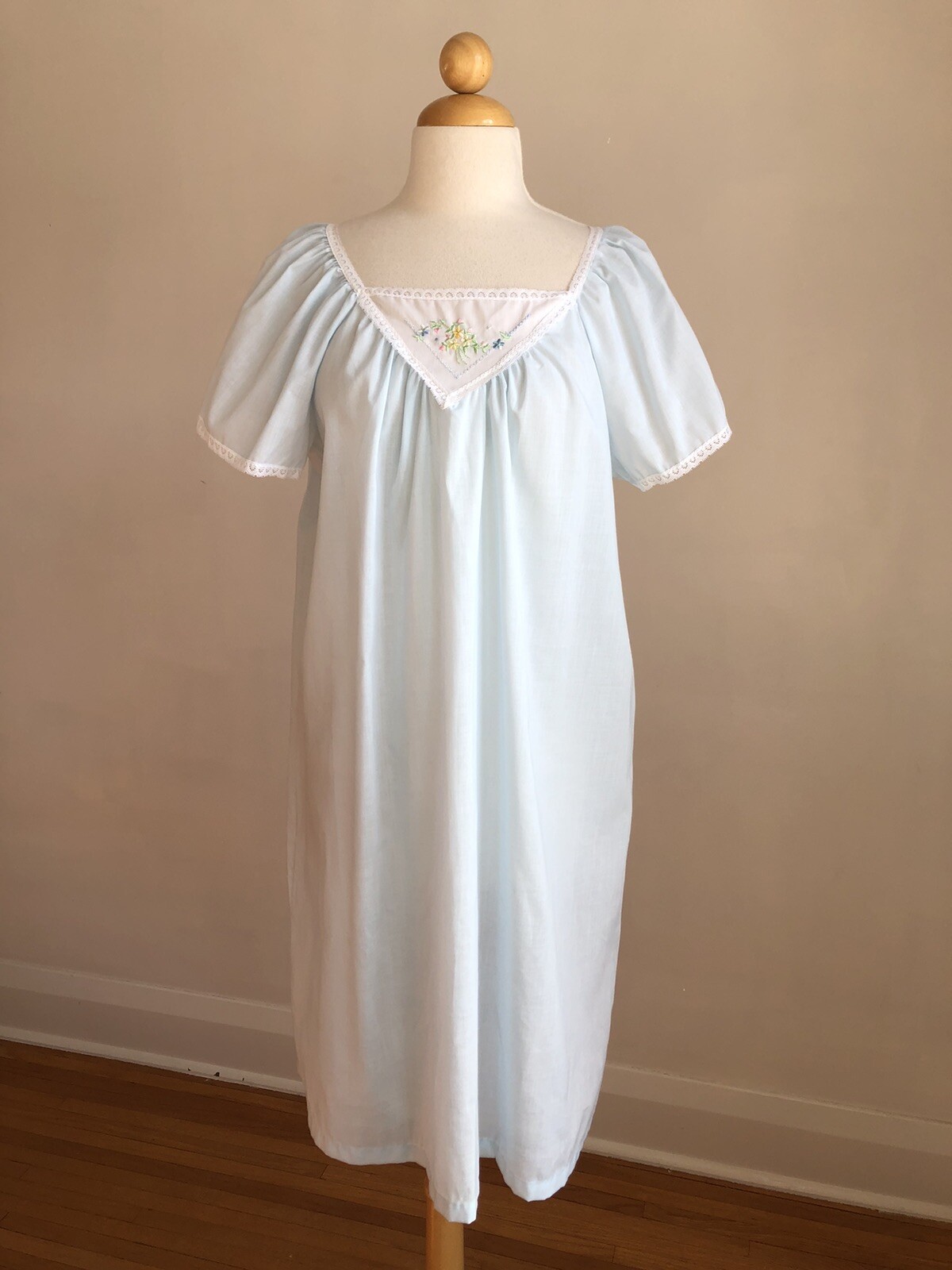 GORGEOUS VTG NWT SEARS PERMA-PREST Blue PolyCotton White Lace Nightgown SZ M/L