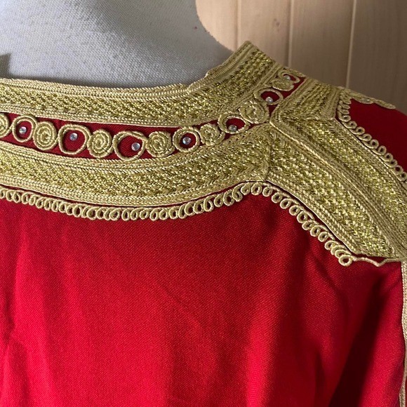 ✨ 1960s Red & Gold Embroidered Kaftan – One Size (Bohemian Vintage