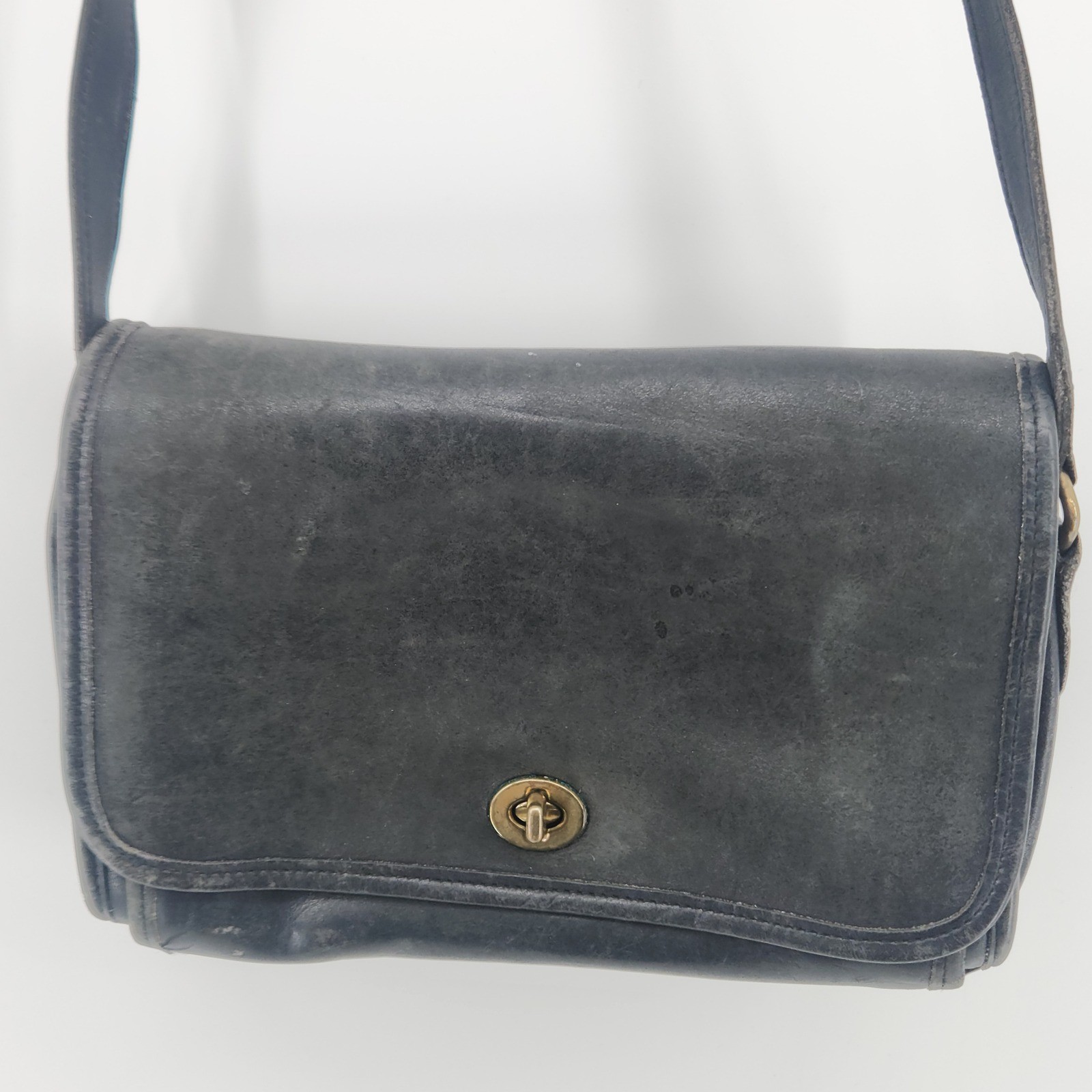 Vintage Coach 9812 Ridgefield Flap Black Leather Crossbody Bag USA 2000