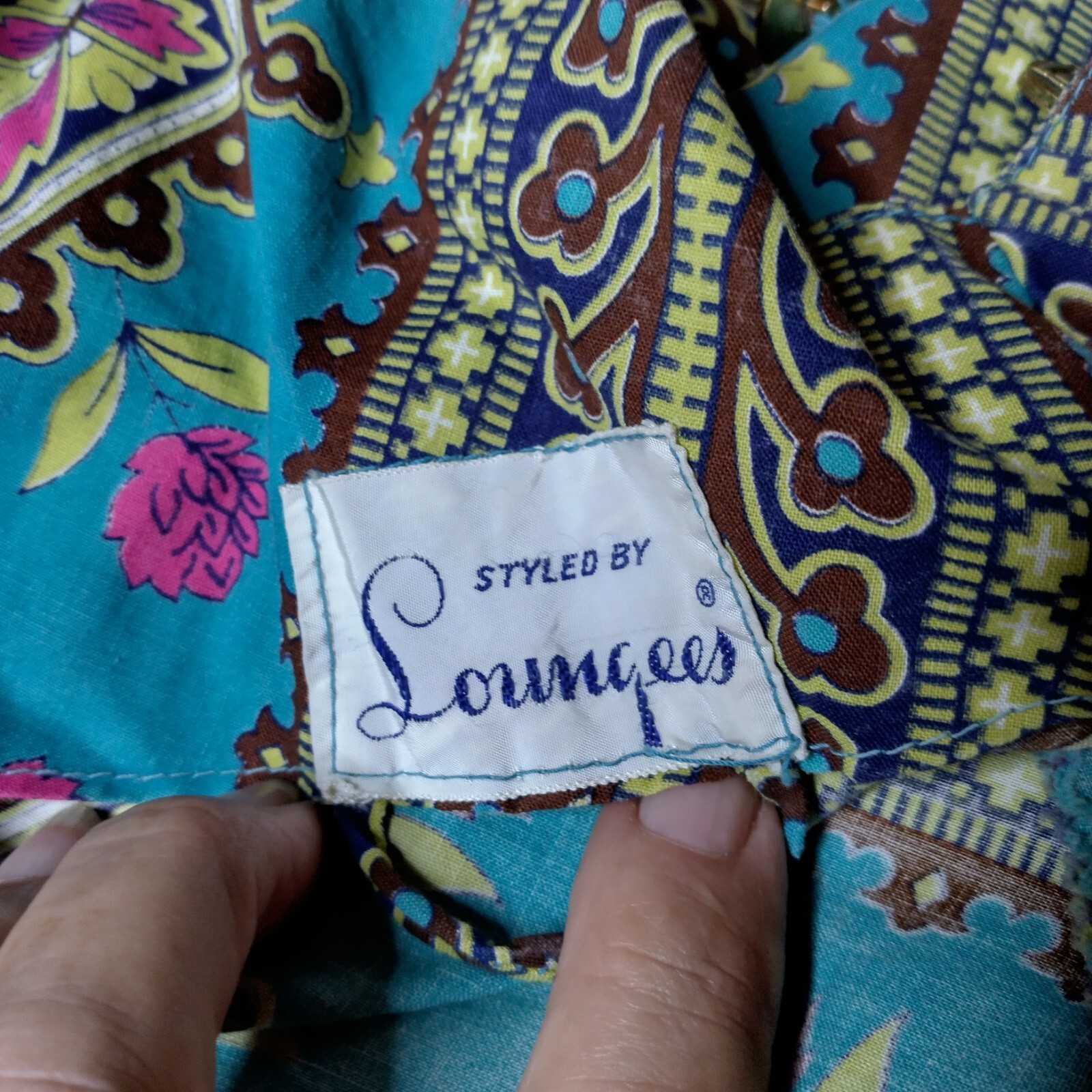Styled by Loungees 50’s wrap dress geometric & flower design small side buttons