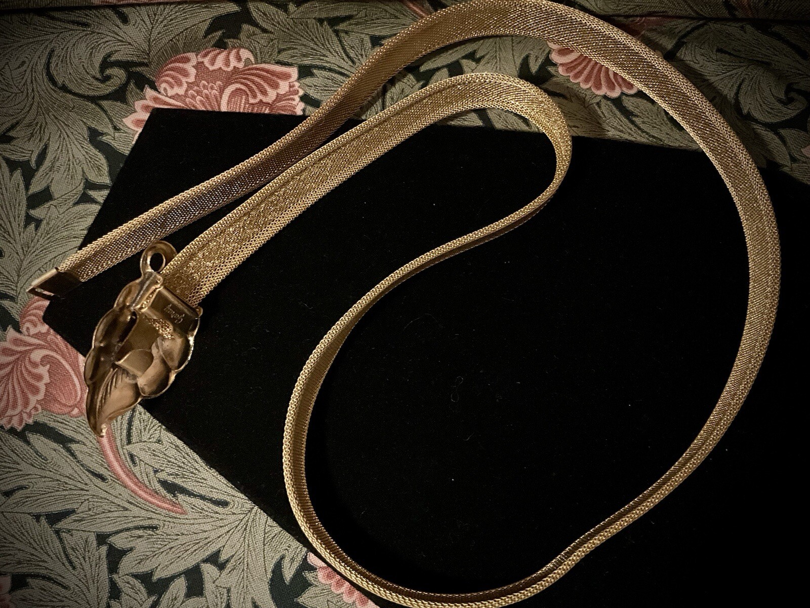 Vintage Belt Garay Serpentine MCM Fig Leaf Gold Tone Hook Clasp 28 In X .5 In
