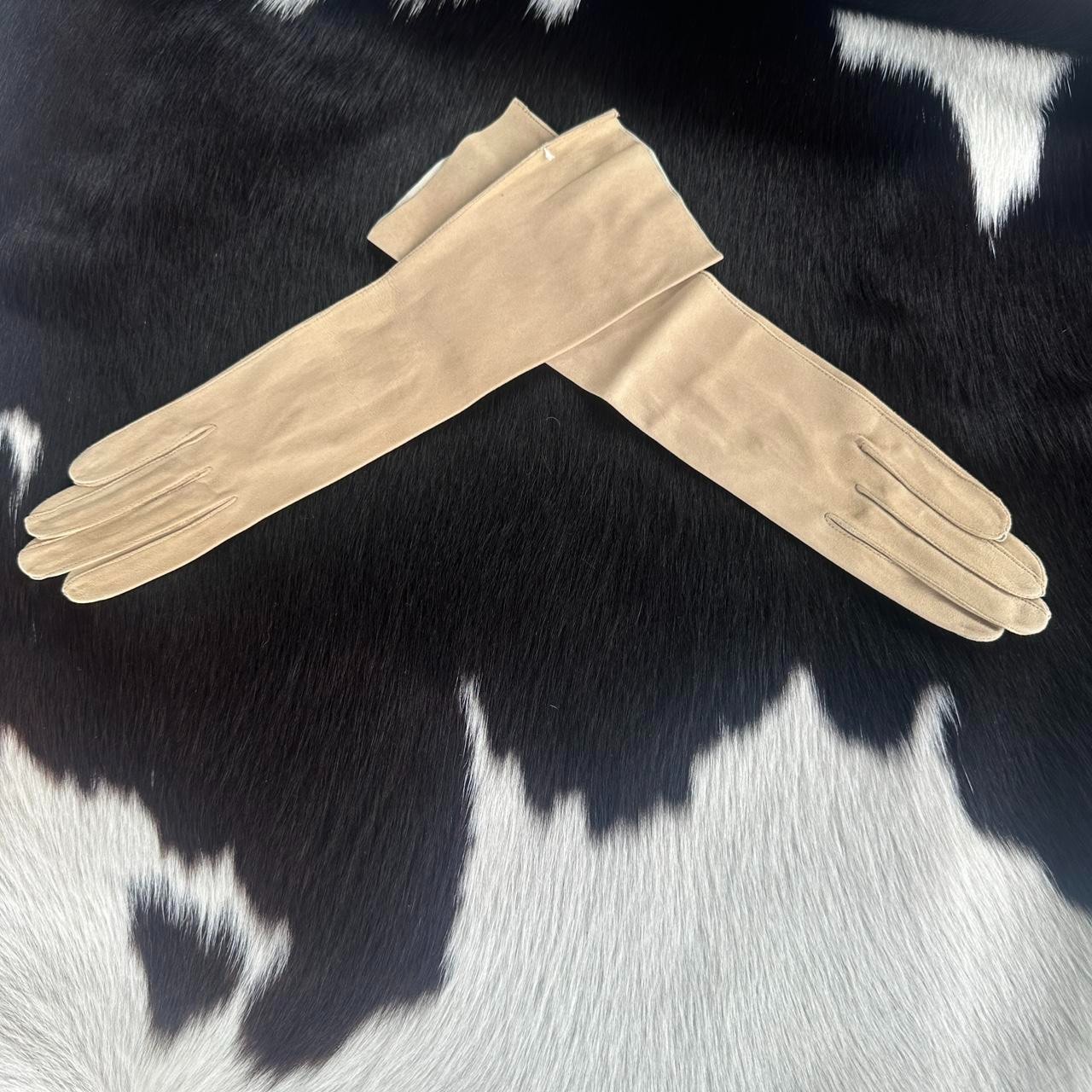 H.P. Watson Vintage Suede Beige Rosalind gloves size 6/1 small unlined 13in long