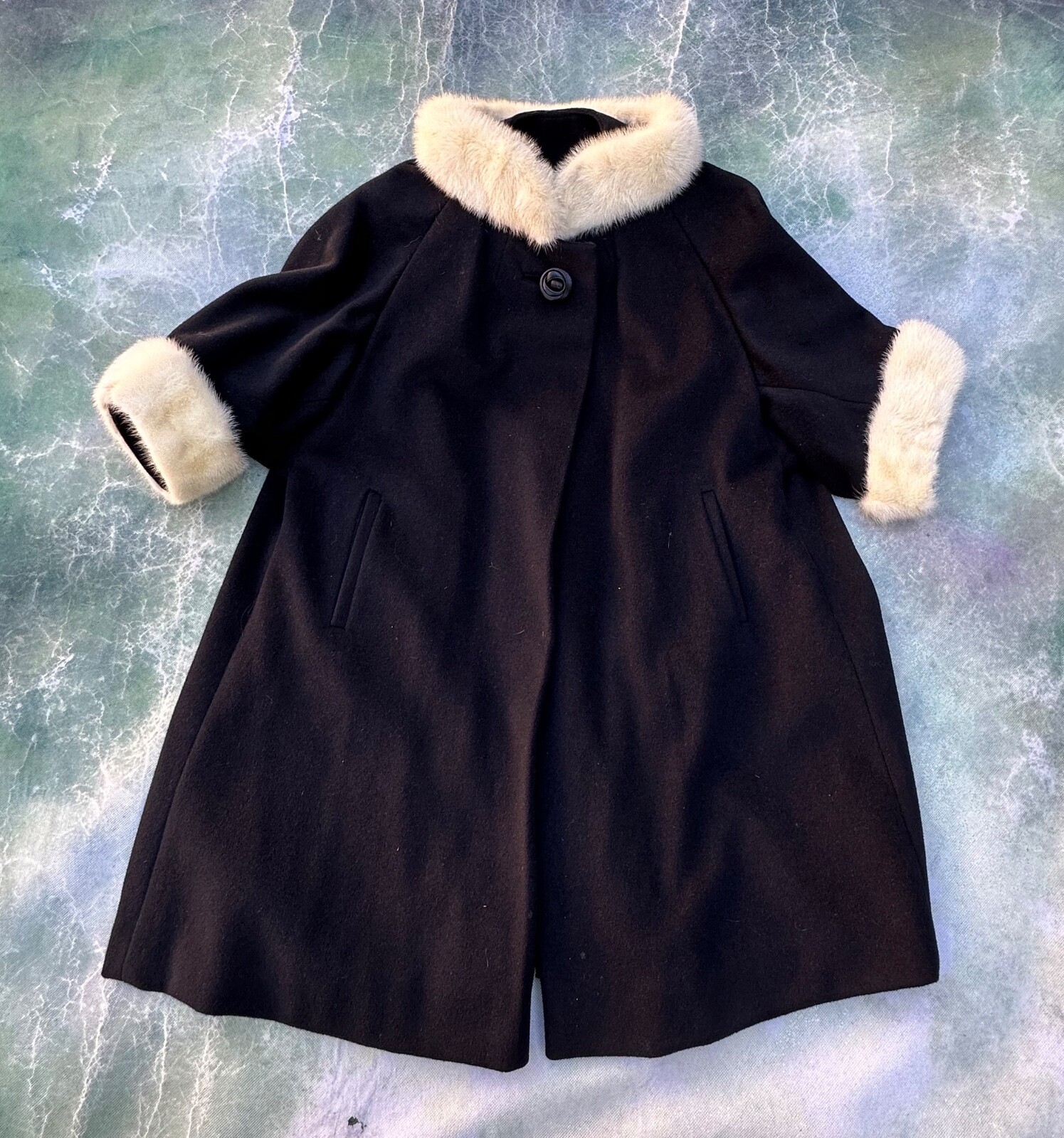 Vintage RARE ILGWU Union Made Women’s Coat___PLEASE SEE PICTURES.