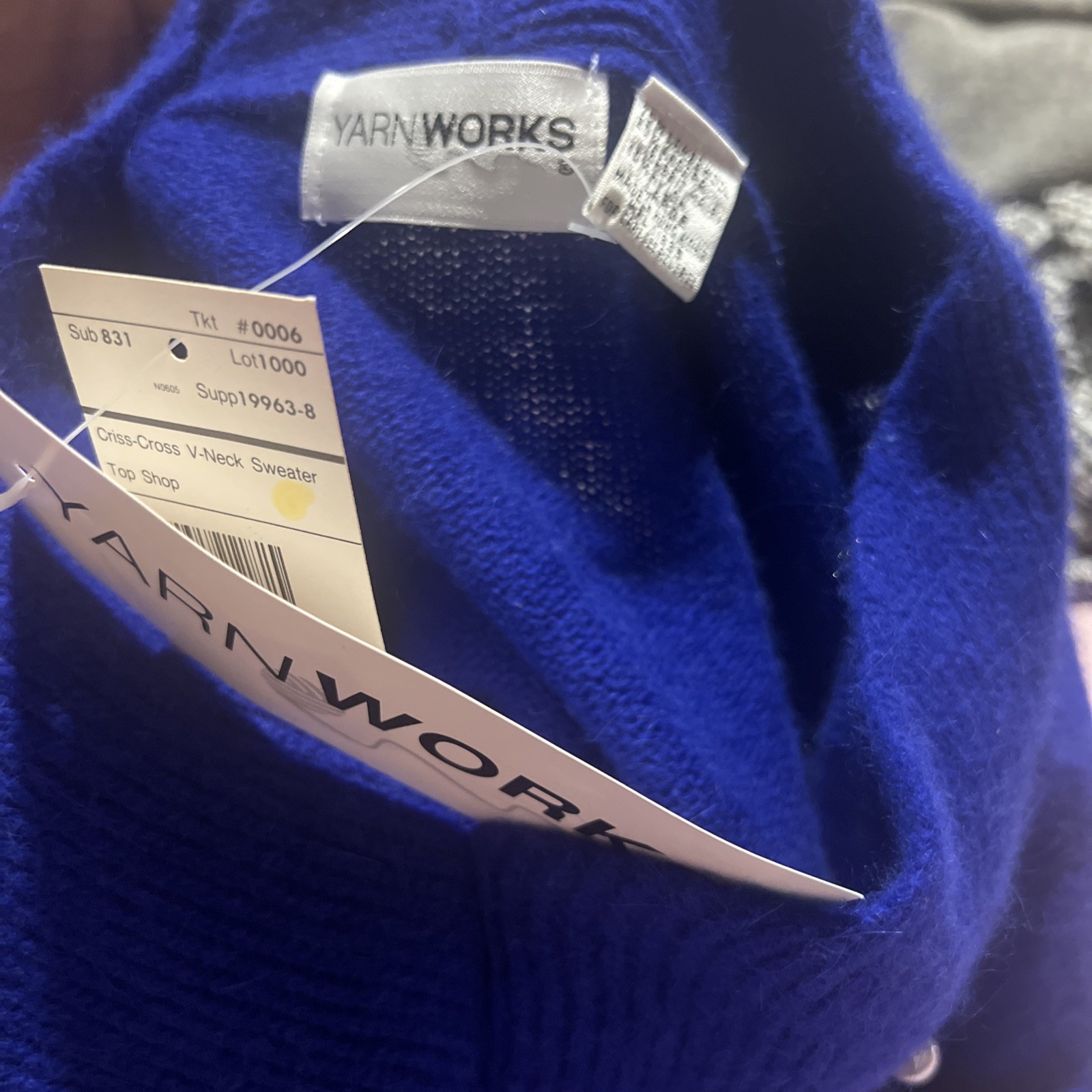 VINTAGE YARN WORKS ROYAL BLUE LAMBSWOOL SWEATER SZ LARGE