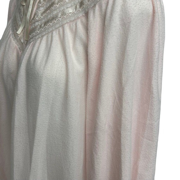 Vintage Gilligan O’Malley Petite M Night Gown Pink Full Length Cottagecore Lace