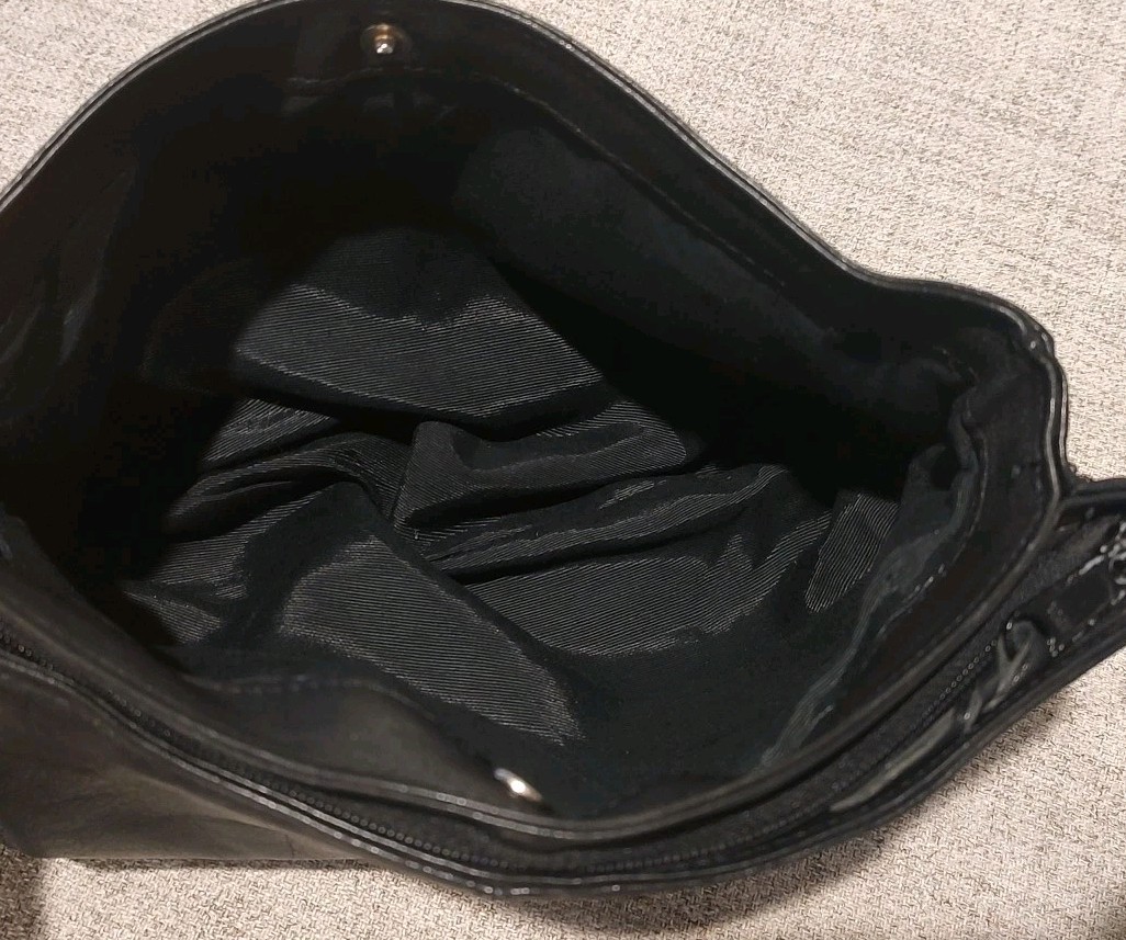 Vintage 80’s Berman’s made in Korea Distressed Black Fine Leather Clutch Used