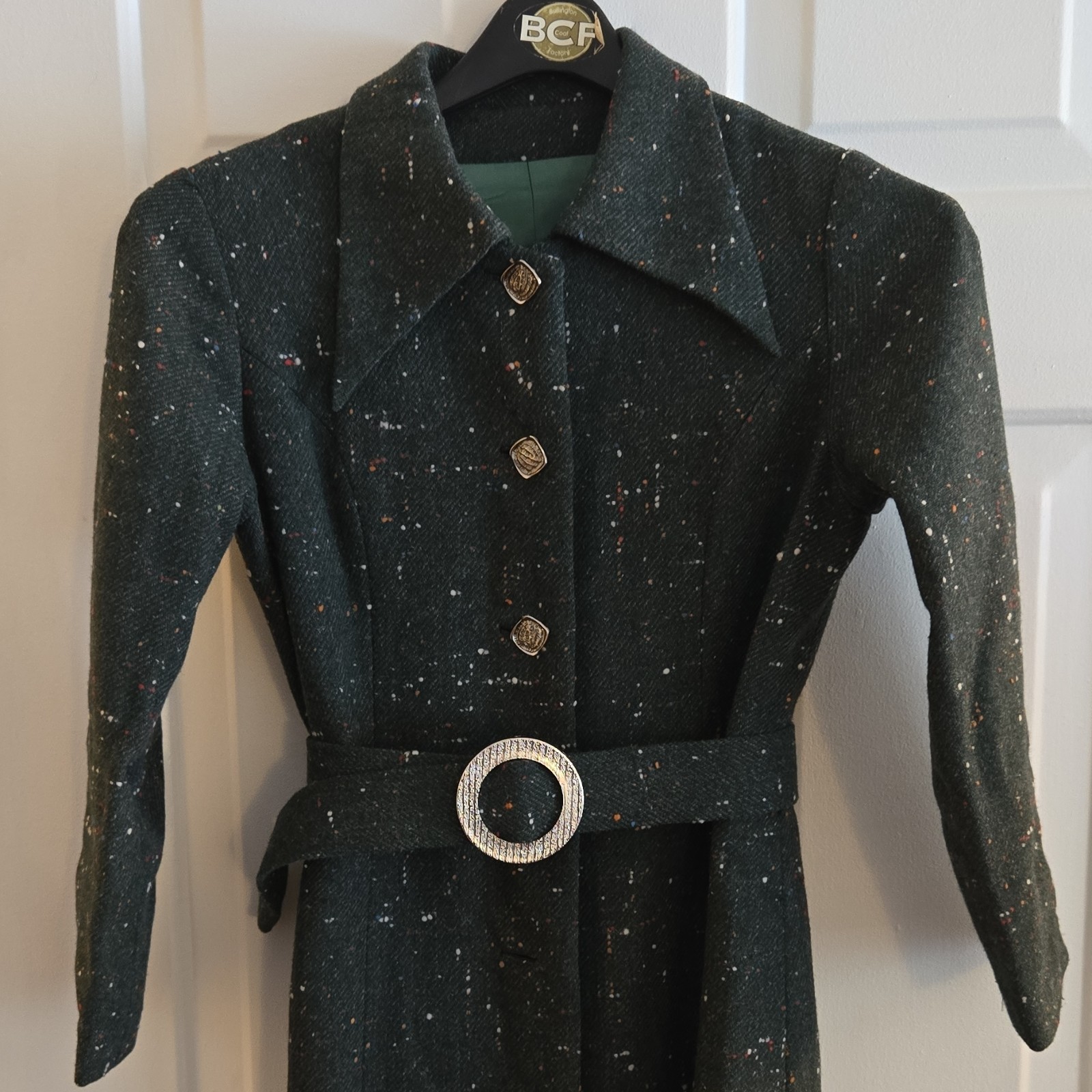 Vintage Dark Green Speckled Belted Coat with Large Collar and Metal Buttons