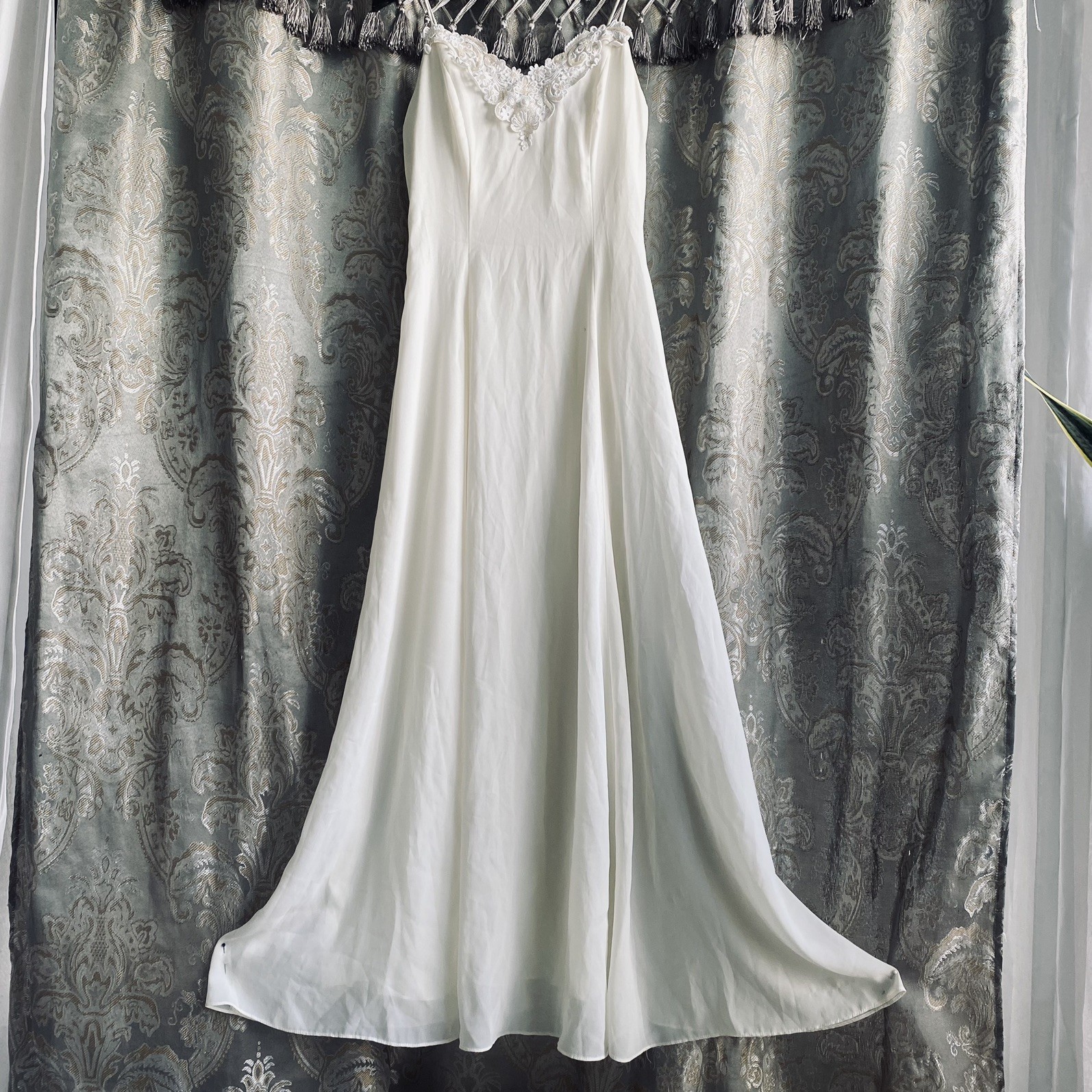 Vtg off white like pale yellow long wedding romantic dress! Small