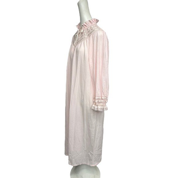 Vintage Gilligan O’Malley Petite M Night Gown Pink Full Length Cottagecore Lace