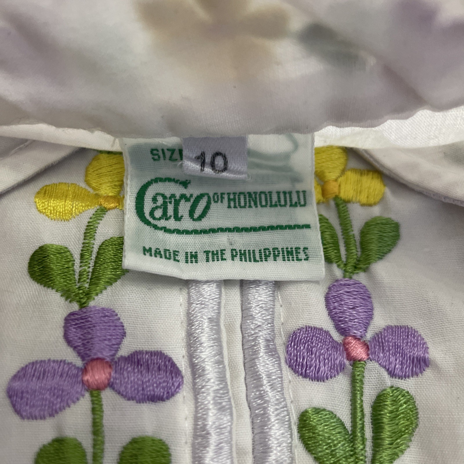 Vintage Caro Of Honolulu Floral Embroidered Blouse Made Philippines Colors 10