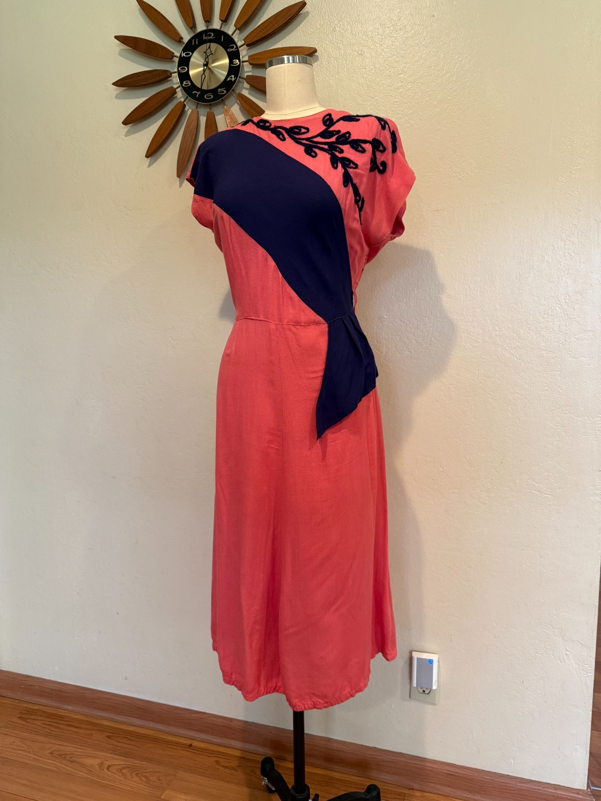 L | 1940s Navy and Coral Volup Cotton Dress