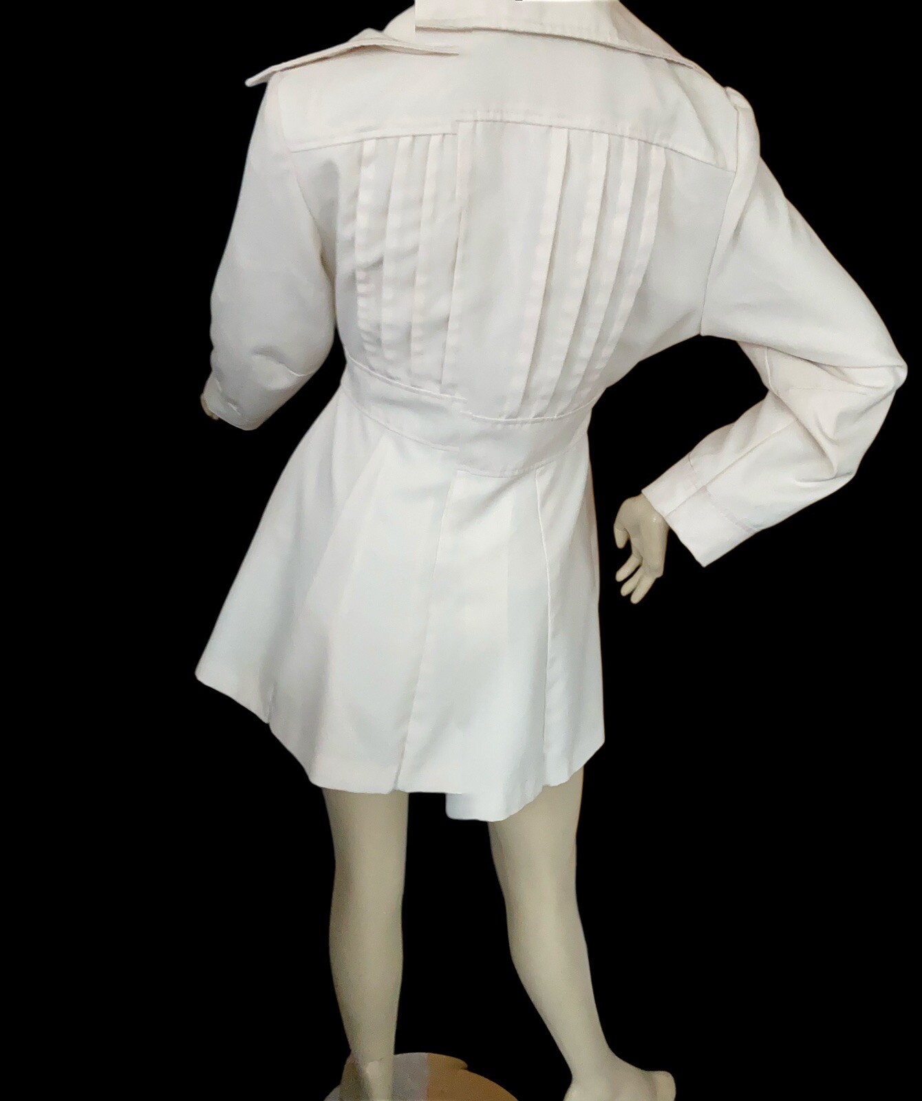 Vintage 1960s – 70’s White Mini Button Up Coat/Jacket with Tie Belt Size S