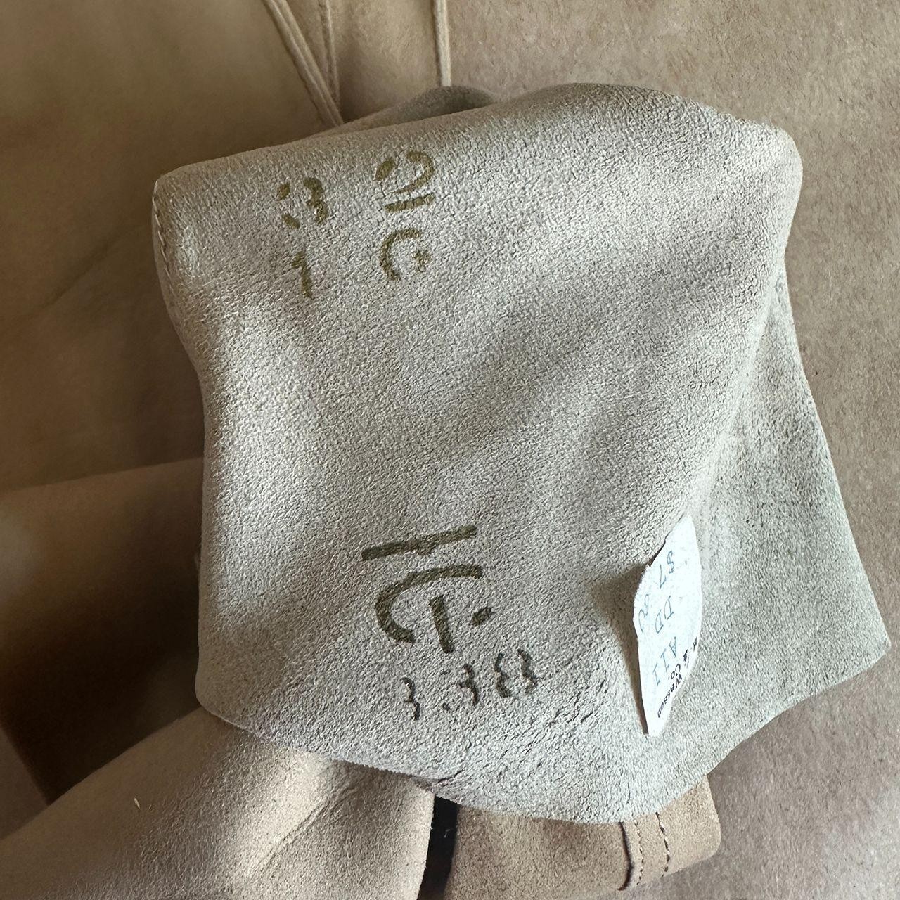 H.P. Watson Vintage Suede Beige Rosalind gloves size 6/1 small unlined 13in long