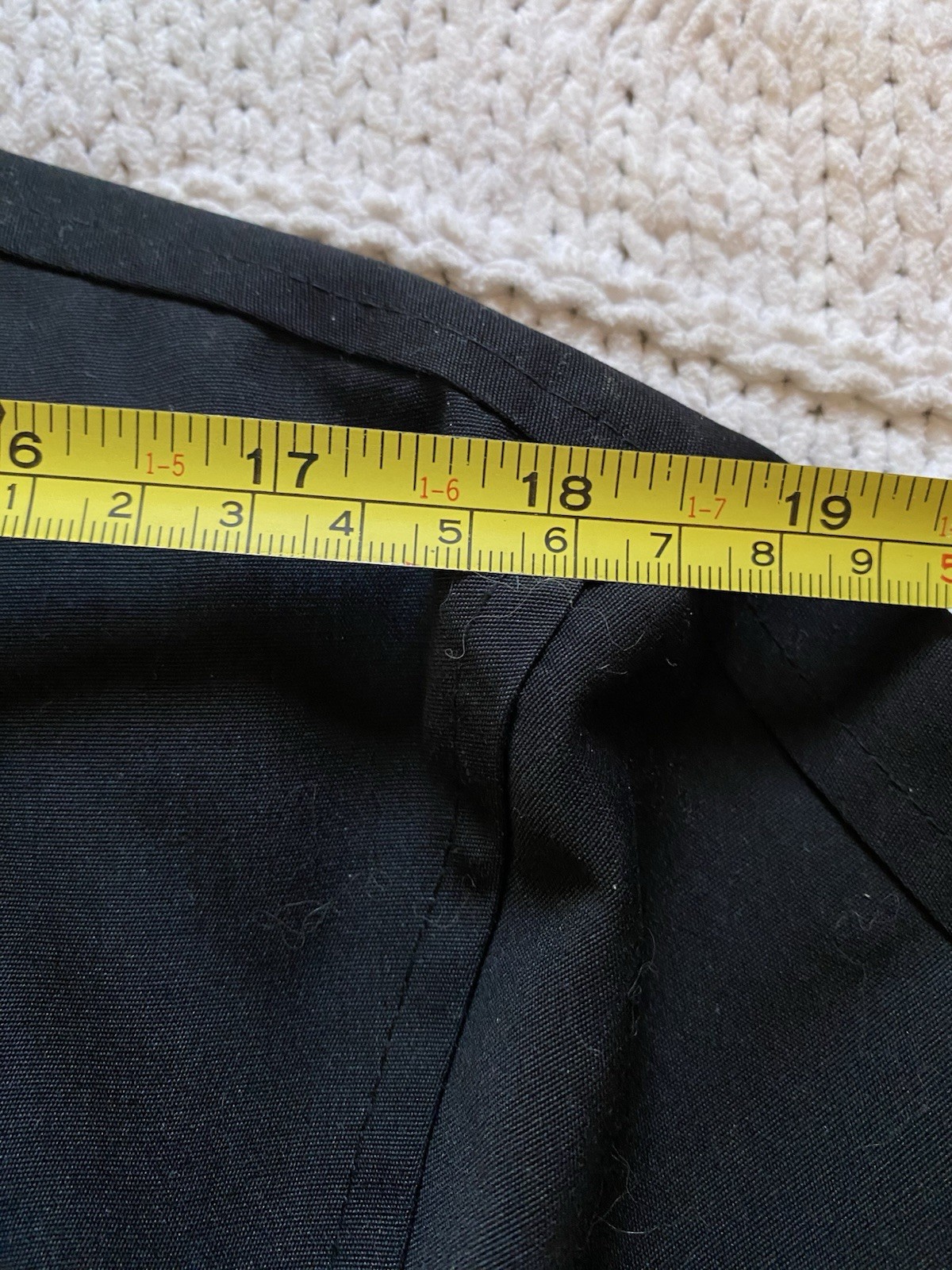 VTG 70s Black Made In Hong Kong Trenchcoat Goth Perma Press Red Pile Liner 40 M