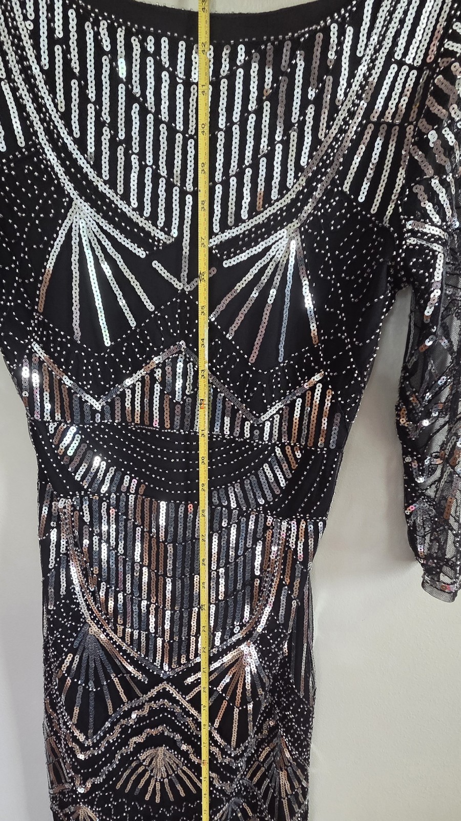 Vintage-style S-4 1920s-Inspired Black And Silver Sequin Fringed Flapper Dress