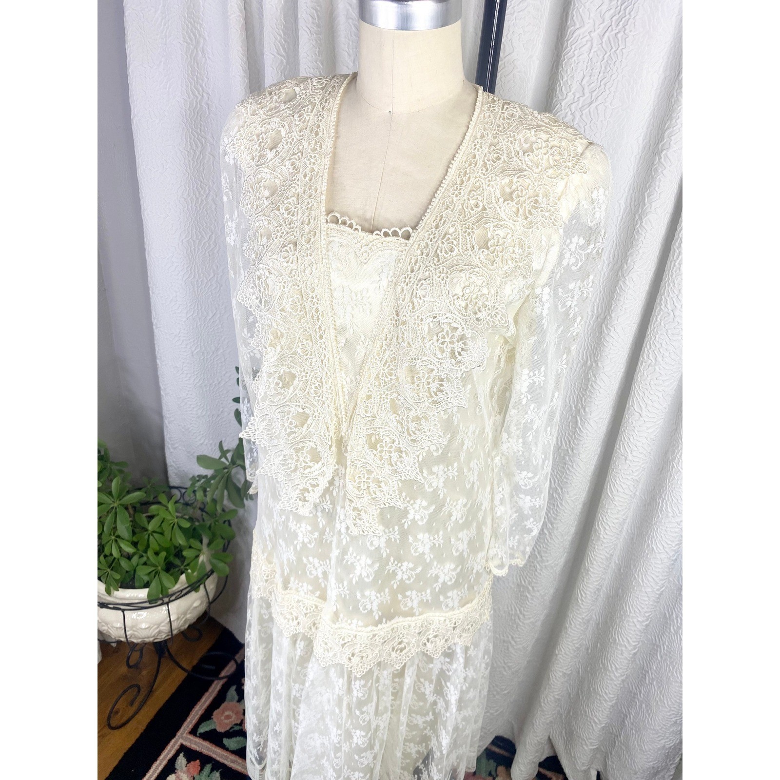 Vintage 1980s White Lace Drop Waist Wedding Dress, Size Medium