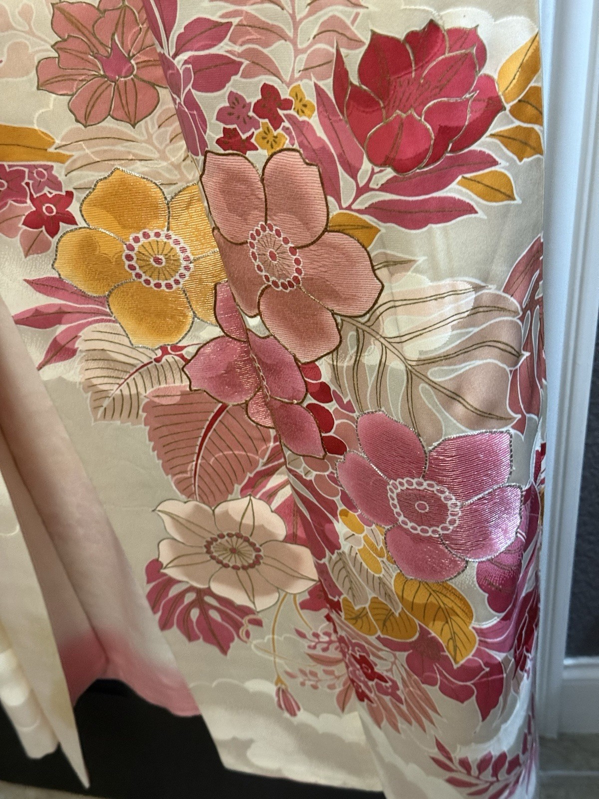 Vintage Handmade Womens Beige Embroidered Silk Floral Kimono Robe Pink & Yellow,