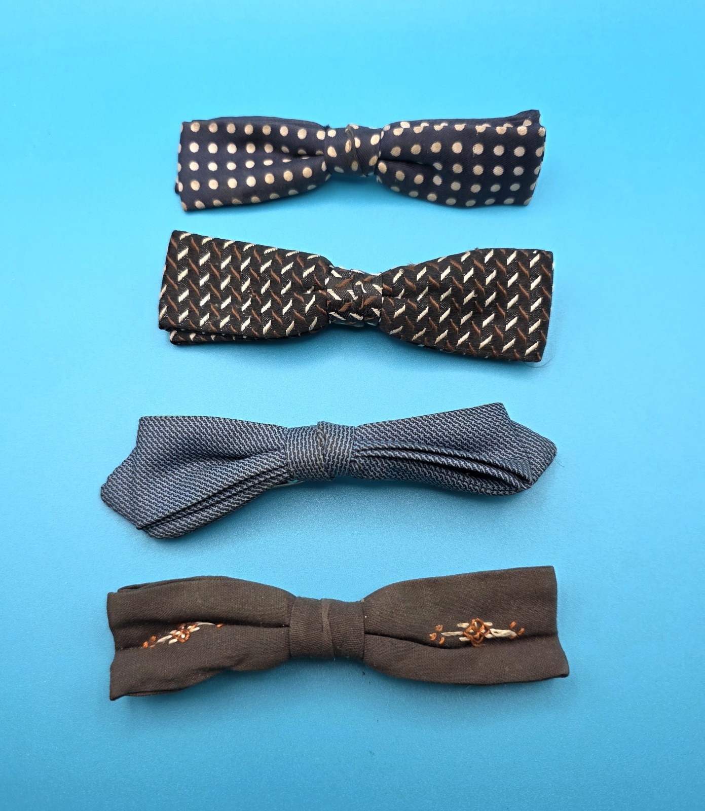 Vtg Bow Ties Set Of 4 Clip Ons SEE PICS FOR BRAND