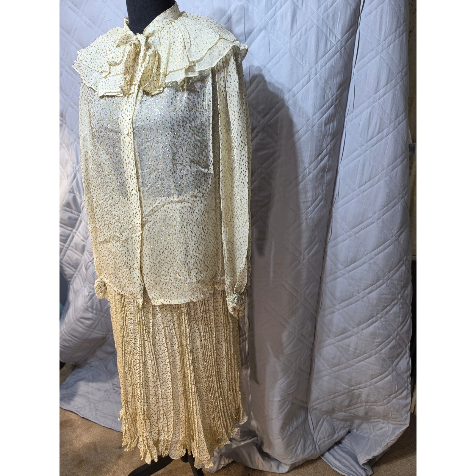 Mose Milano Vintage Silk Gold Metallic Ruffle Blouse Accordion Pleat Skirt Set