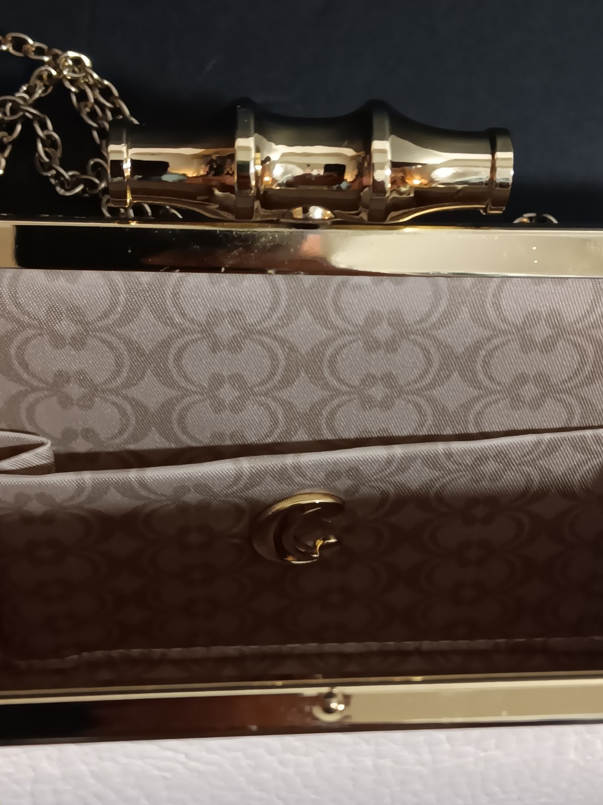 Ivory Cream Color Clutch Purse with Gold Clasp & Chain 5″x 8.5″in See Pics