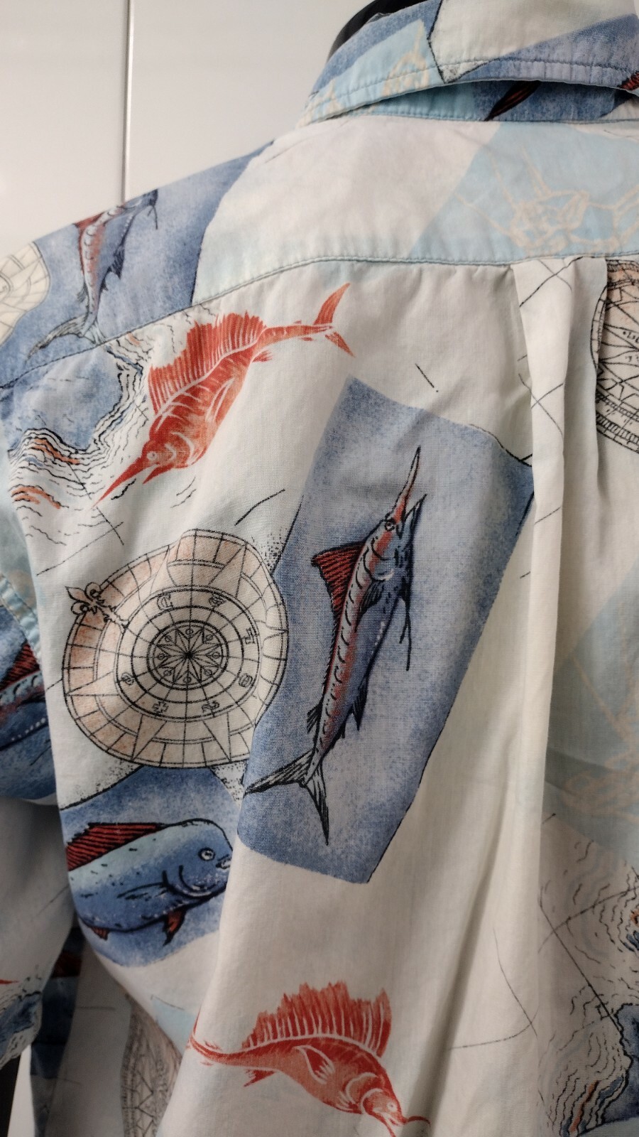 vintage men’s shirt GO BAREFOOT HAWAIIAN Med L FISHES FISH TIKI ISLAND SUMMER