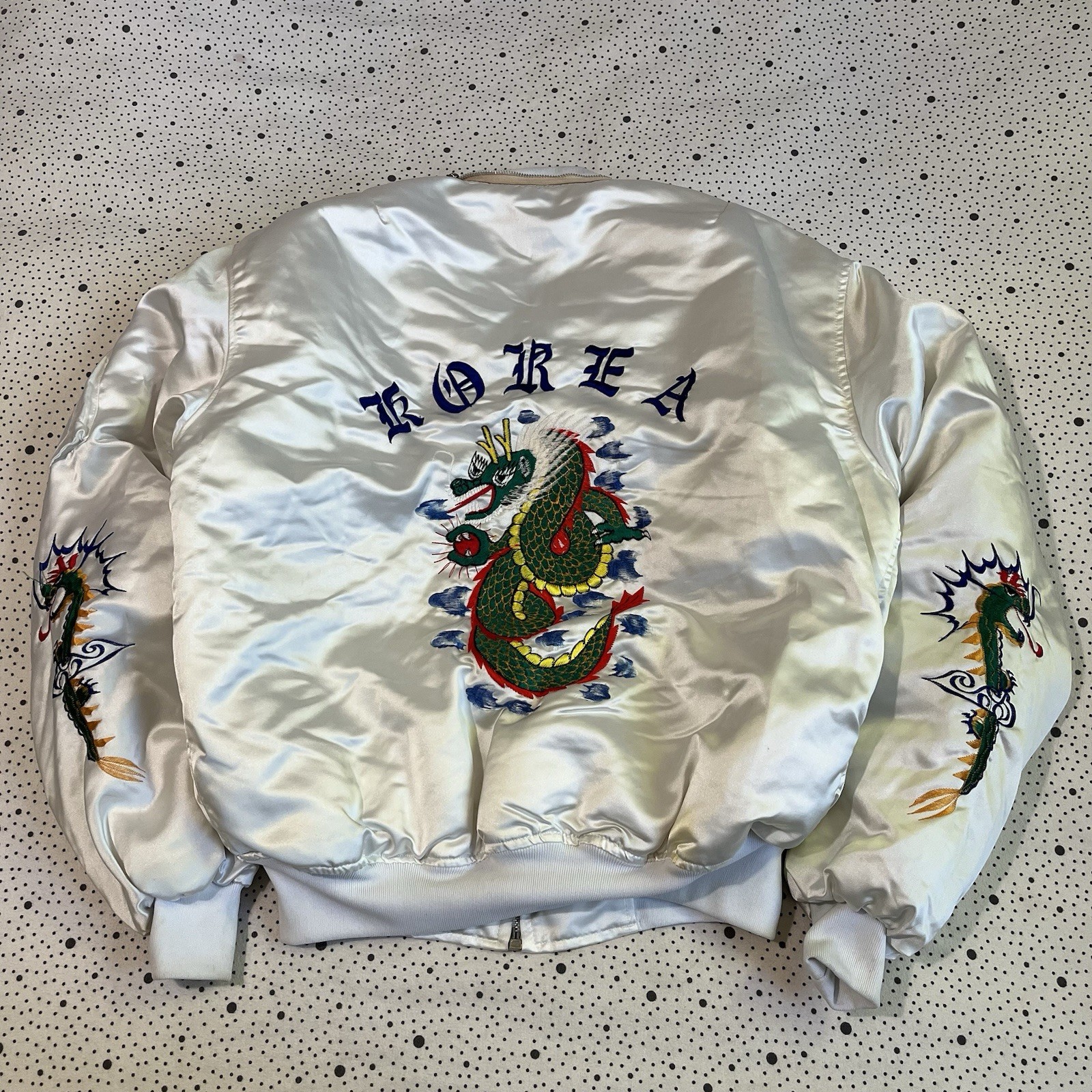 Vintage 1980’s Korea Souvenir Jacket Size XL White Satin Embroidered Dragons