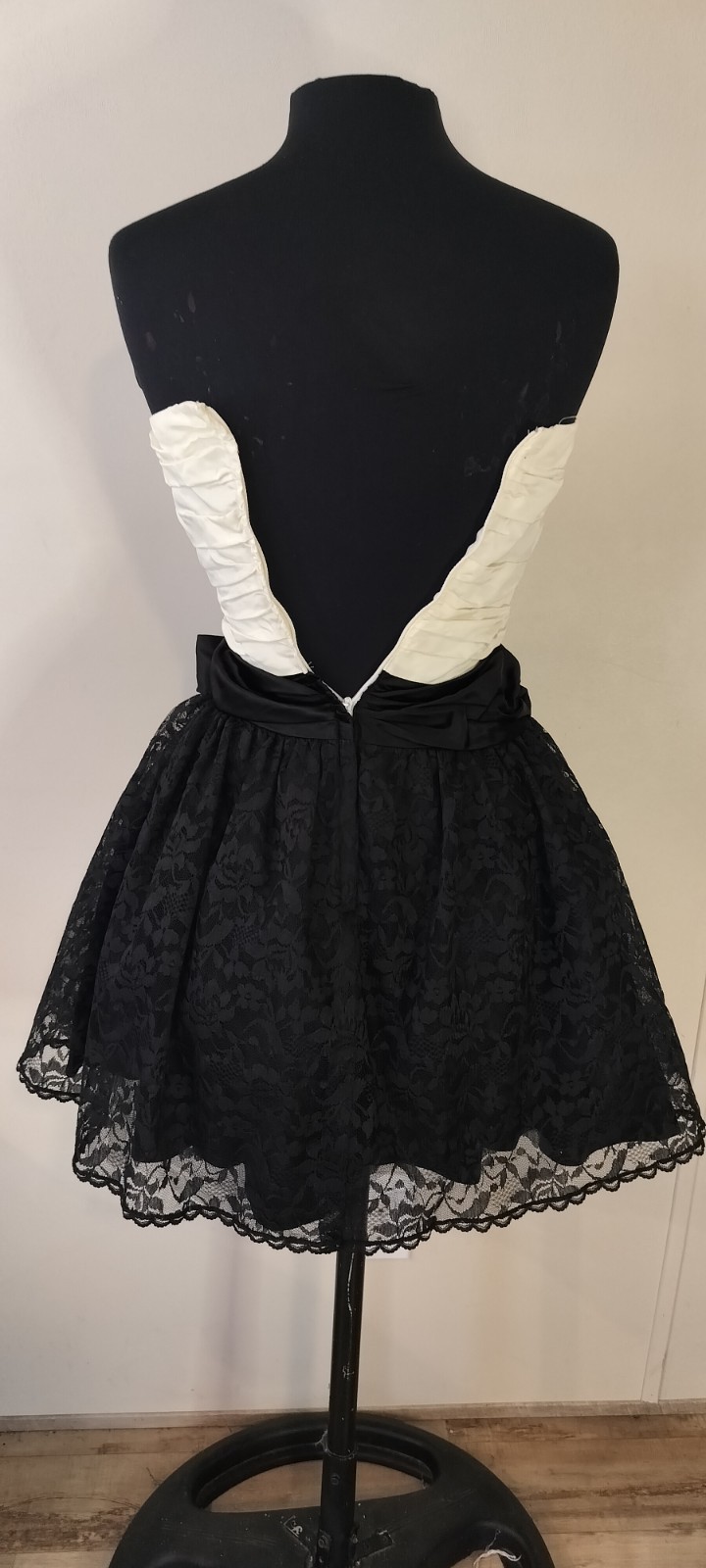 Gunne Sax by Jessica McClintock Strapless Mini Dress Ivory Black Lace