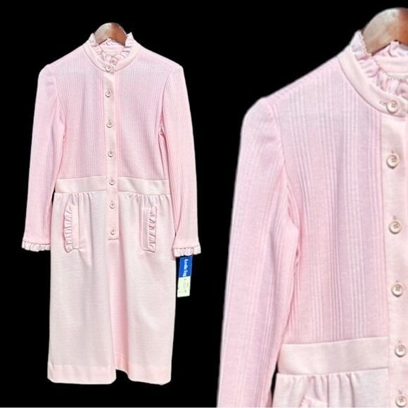 Leslie Fay Vintage Deadstock 70s Dress size 12/16 in light pink ribbed Polyester