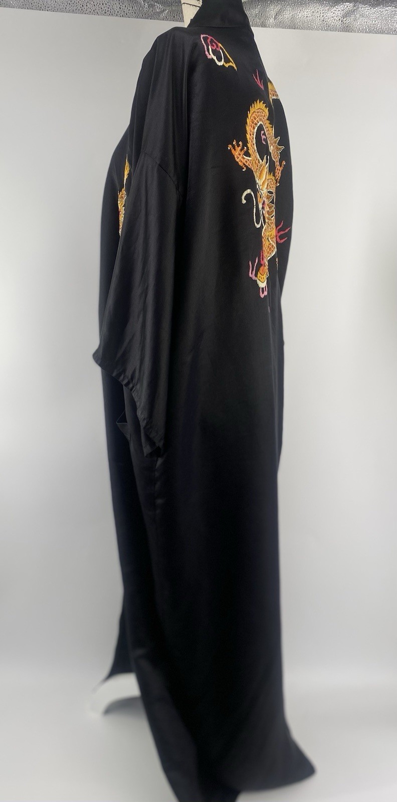 Vintage Golden Dragon Hand Embroidered Silk Robe Size X-LARGE