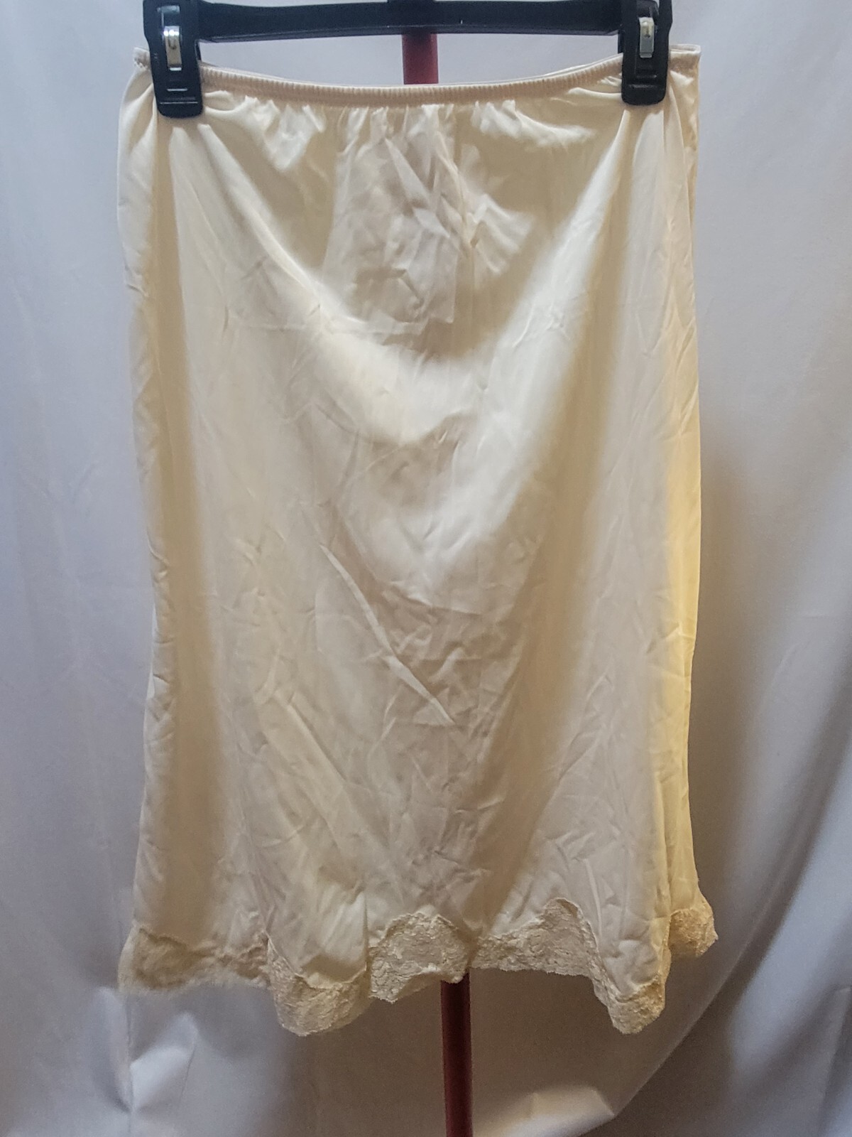 Wonder Maid Ivory Half Slip Non Cling. Size Large